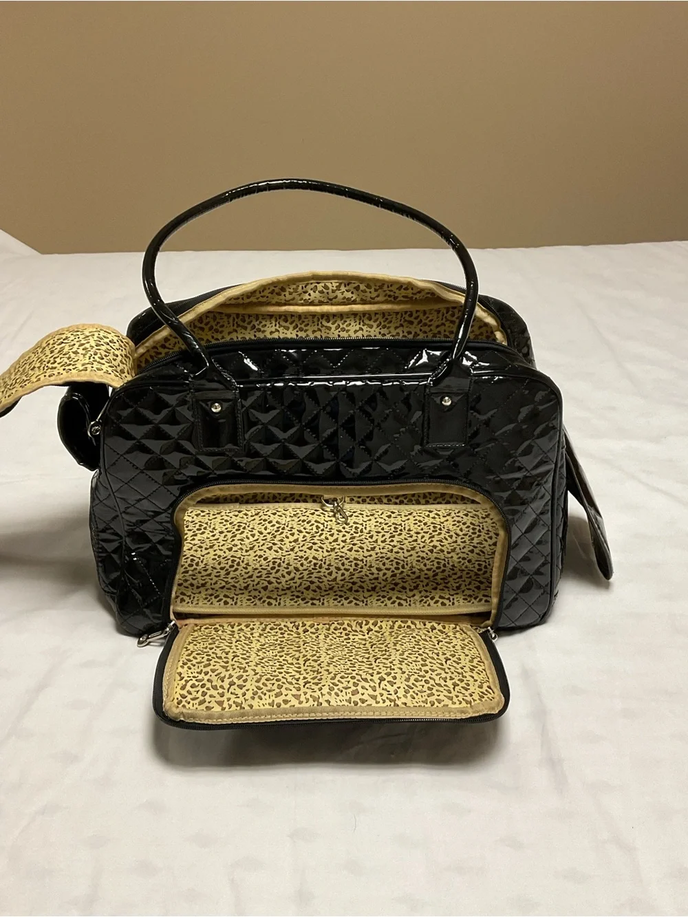 Betop House Large Quilted Faux Patent Leather Pet Carrier